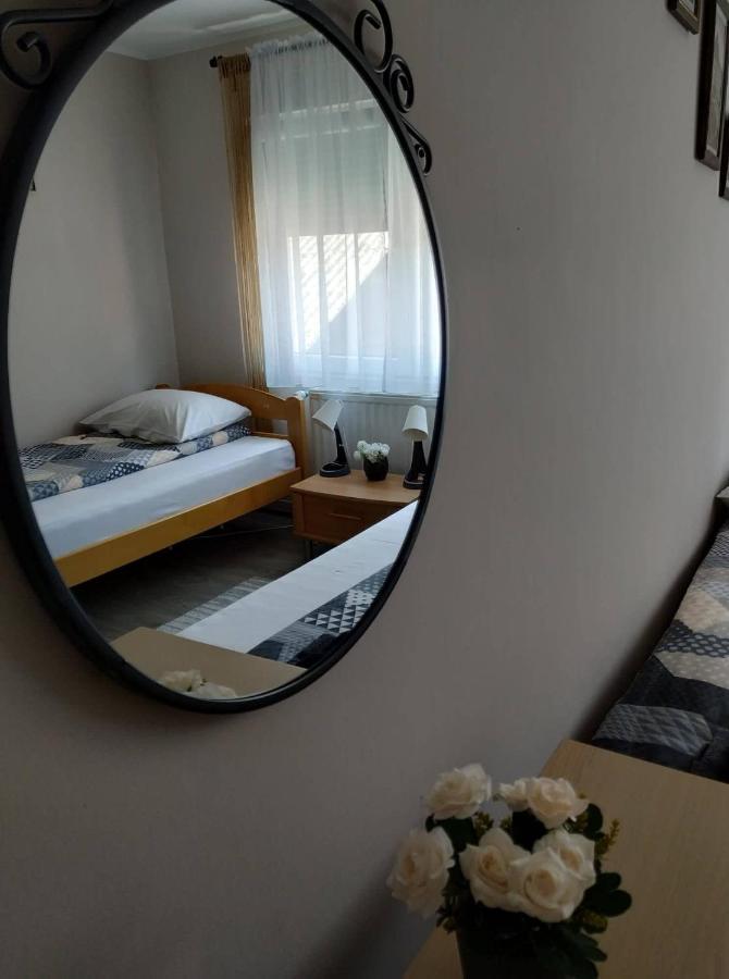 Ariana Apartman Kragujevac Buitenkant foto