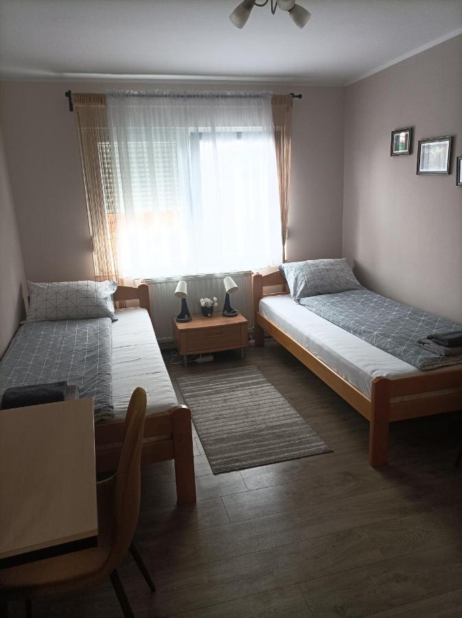 Ariana Apartman Kragujevac Buitenkant foto