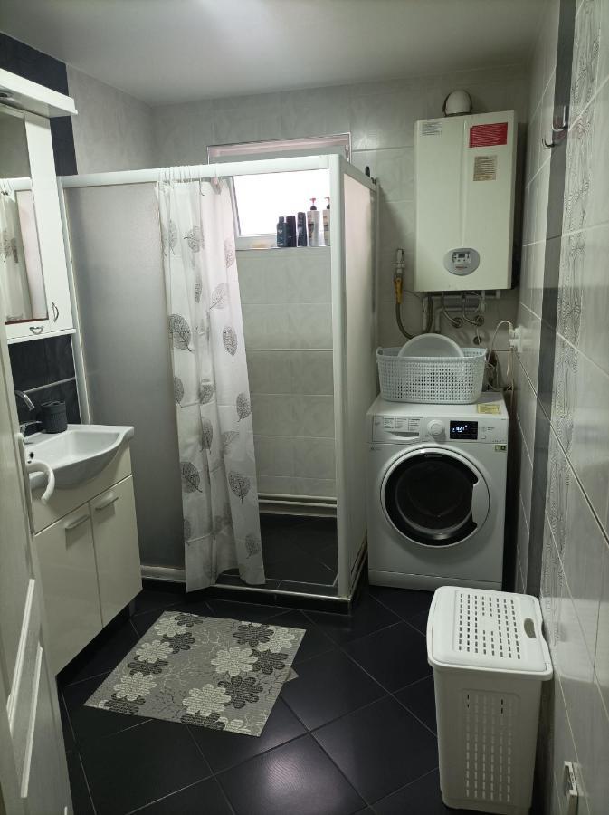 Ariana Apartman Kragujevac Buitenkant foto