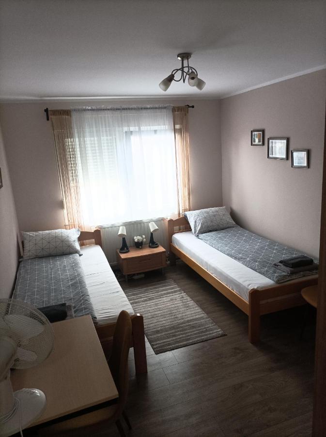 Ariana Apartman Kragujevac Buitenkant foto