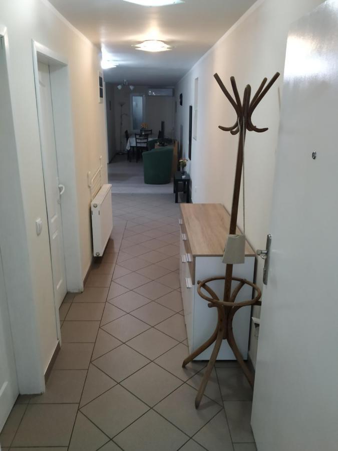 Ariana Apartman Kragujevac Buitenkant foto